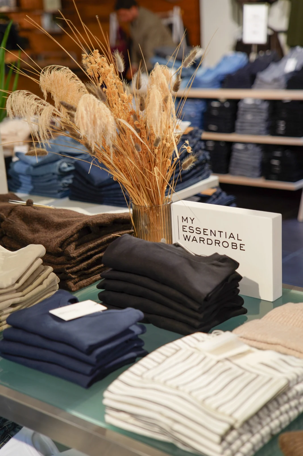 My Essential Wardrobe på borddisplay i HUSET
